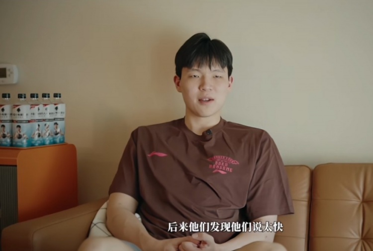 星空体育官方网站-杨瀚森谈新秀赛季三大关键词：头疼、适应、漫长